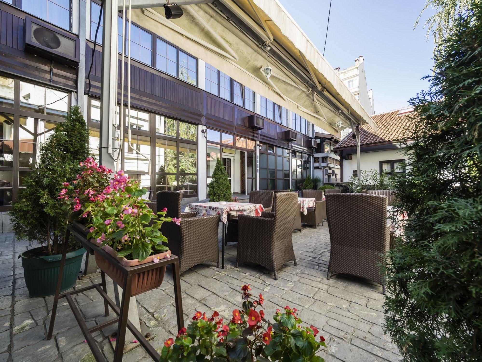 Garni Hotel Le Petit Piaf Belgrade Exterior photo